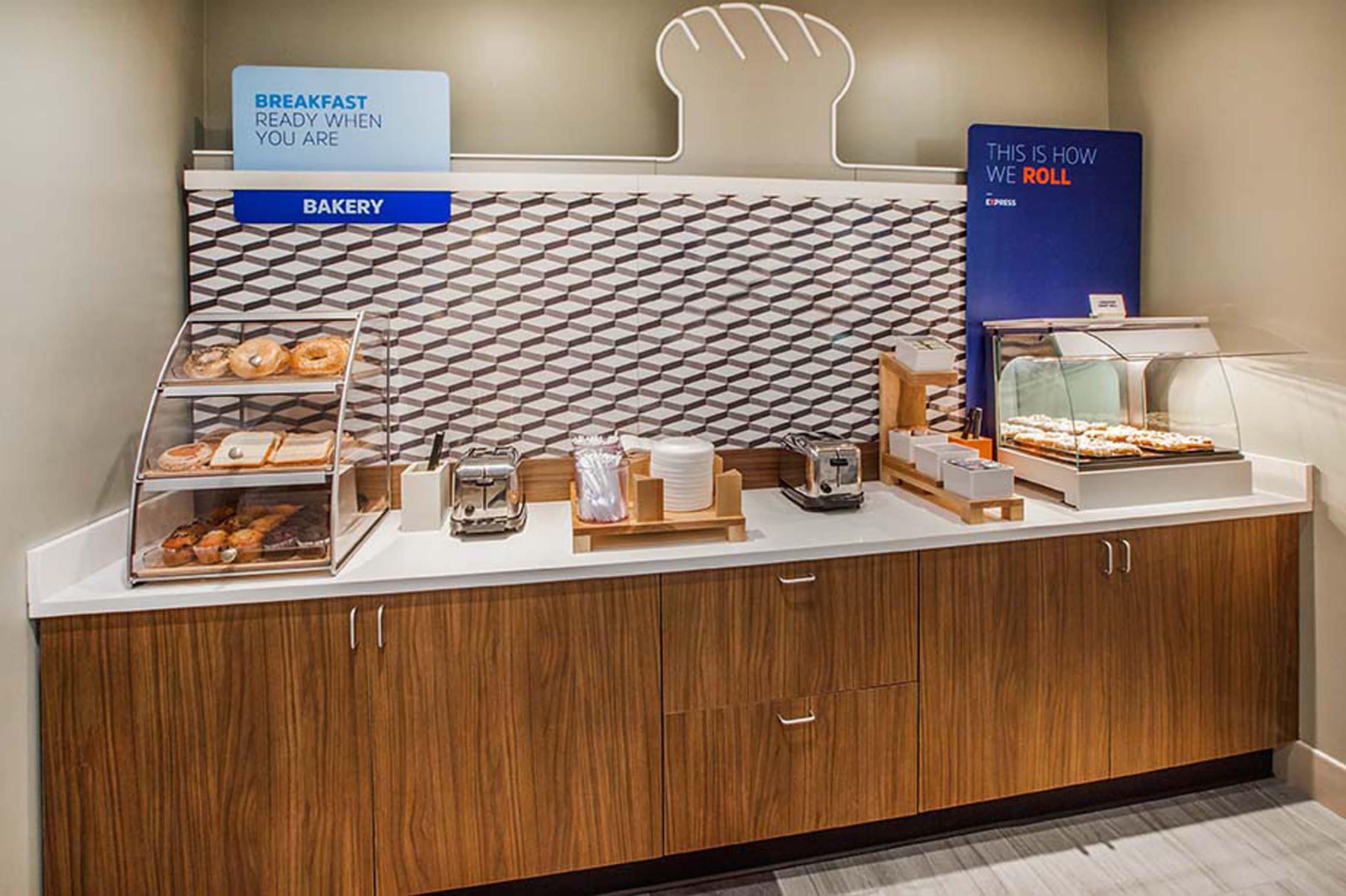 Holiday Inn Express Mount Pleasant- Scottdale By Ihg Exterior foto