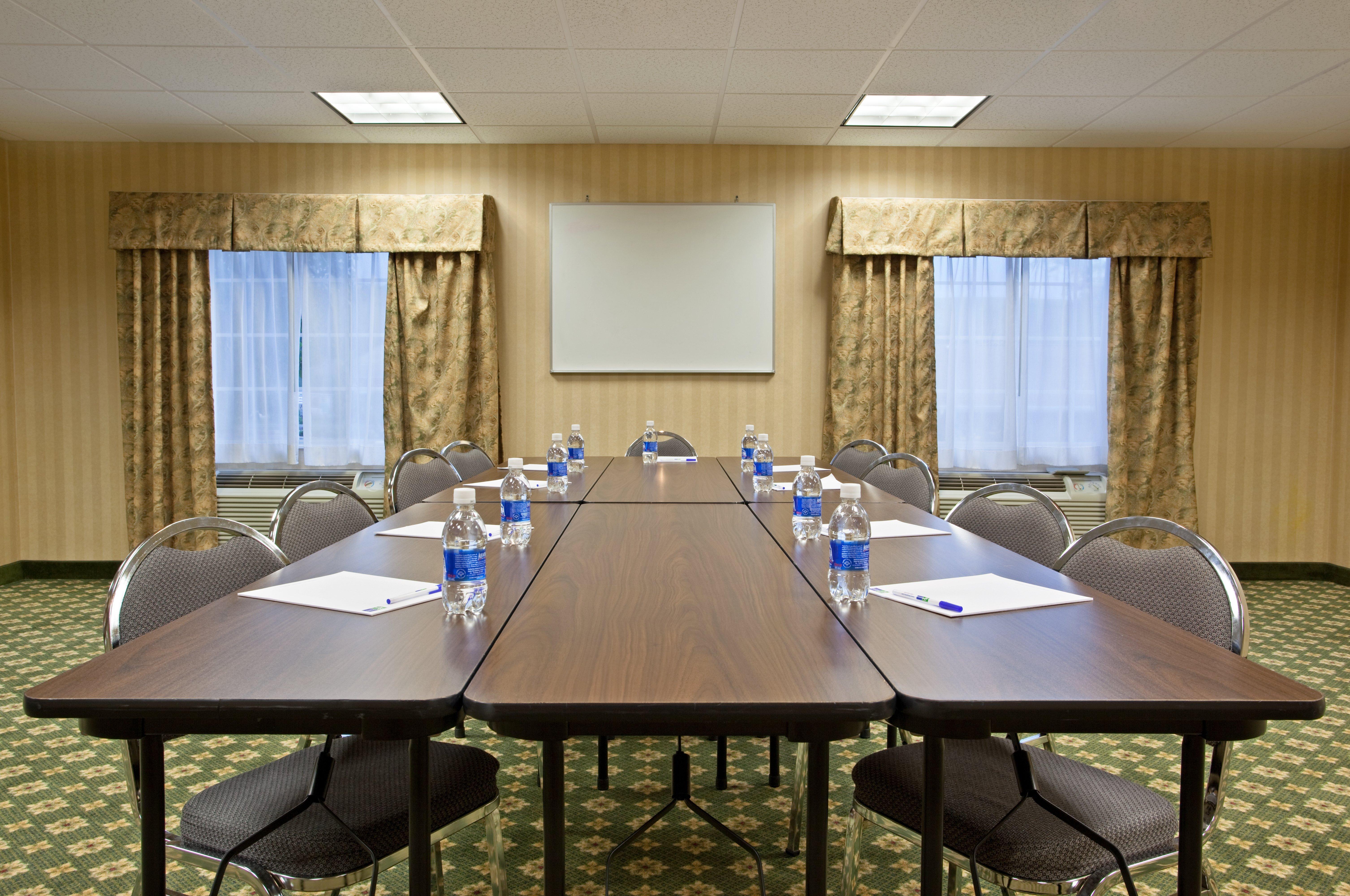 Holiday Inn Express Mount Pleasant- Scottdale By Ihg Exterior foto