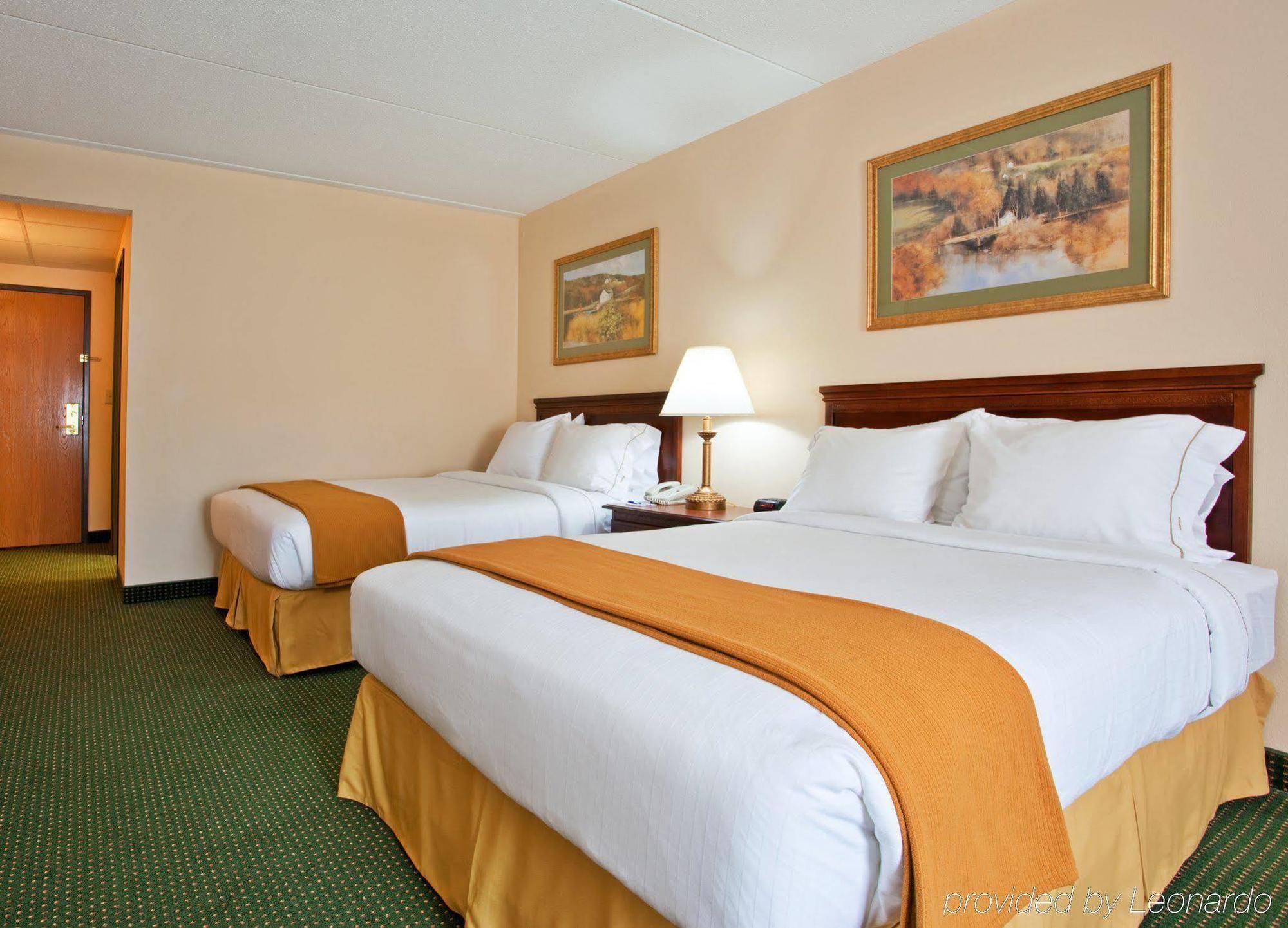 Holiday Inn Express Mount Pleasant- Scottdale By Ihg Exterior foto